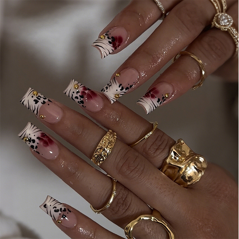 24 Adet Siyah Beyaz Fransız Ta - Nail Art Zebra incelemesi ve fiyatı